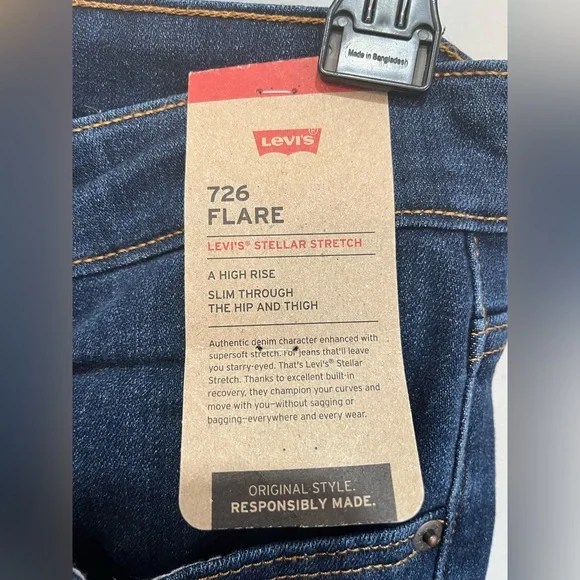 NWT 726 Levi’s High Rise Flare Women's Blue Jeans, size 30x32 - Picture 4 of 10